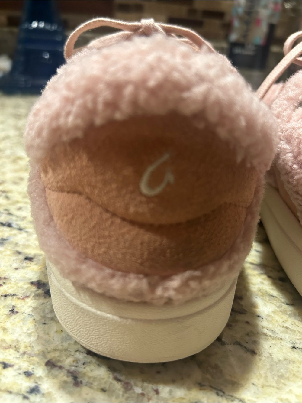 OluKai Kilea Heu retro sneakers in dusty pink Sherpa detail. NWOB Size 8 - Picture 7 of 12